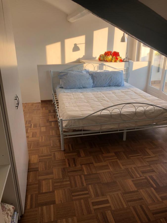 Apartment Charming 1-bed In Mailand